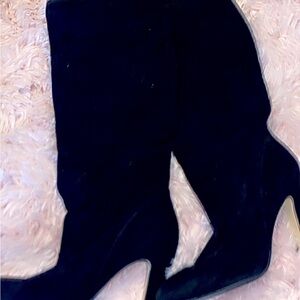 Stuart Weizman Knee High Black Suede Women's Boots